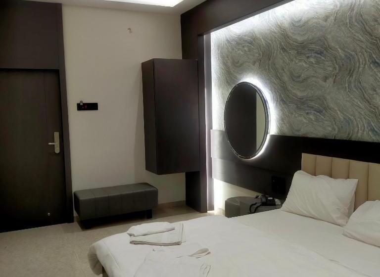 Hotel Govind Regency