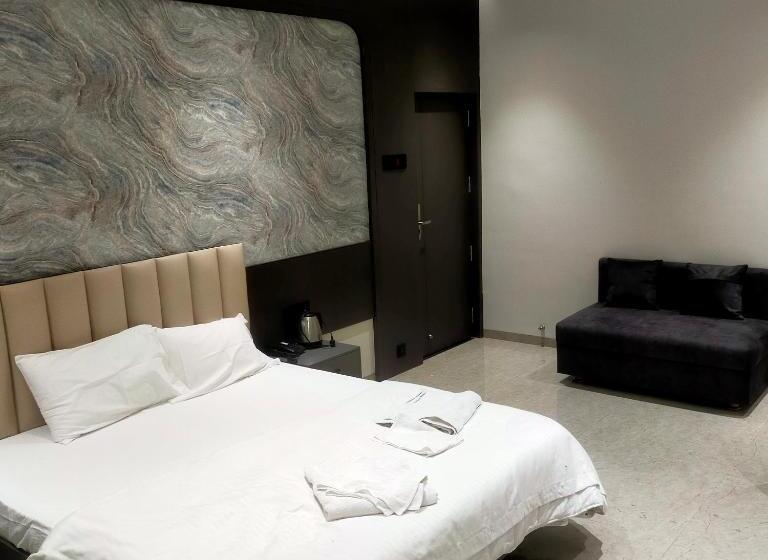 Hotel Govind Regency