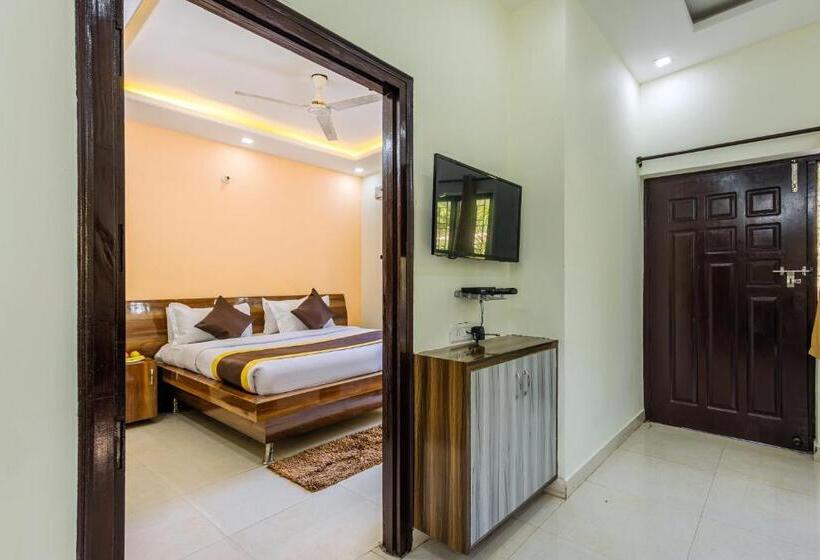 Hotel Kotabagh Grand