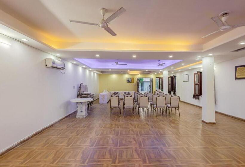 Hotel Kotabagh Grand