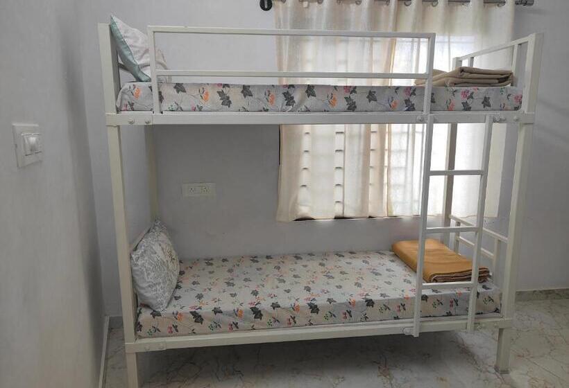 ホテル Sahyadri Lodge And Restaurant