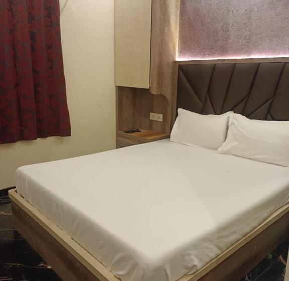 Отель The United