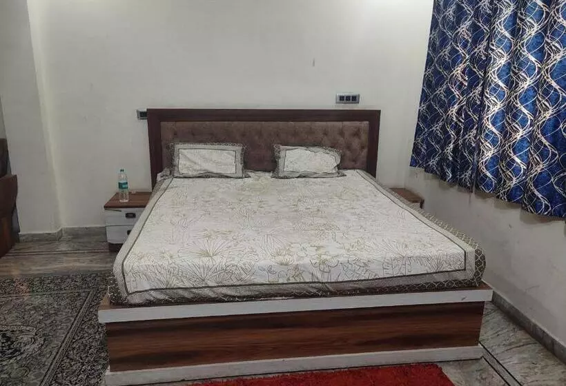 Oyo Hotel Shubham