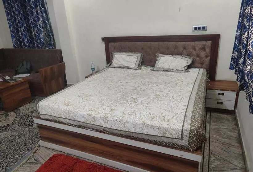 Oyo Hotel Shubham