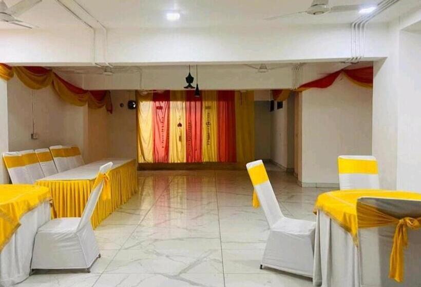 פנסיון Boutique Hotel Blue Shine Noida