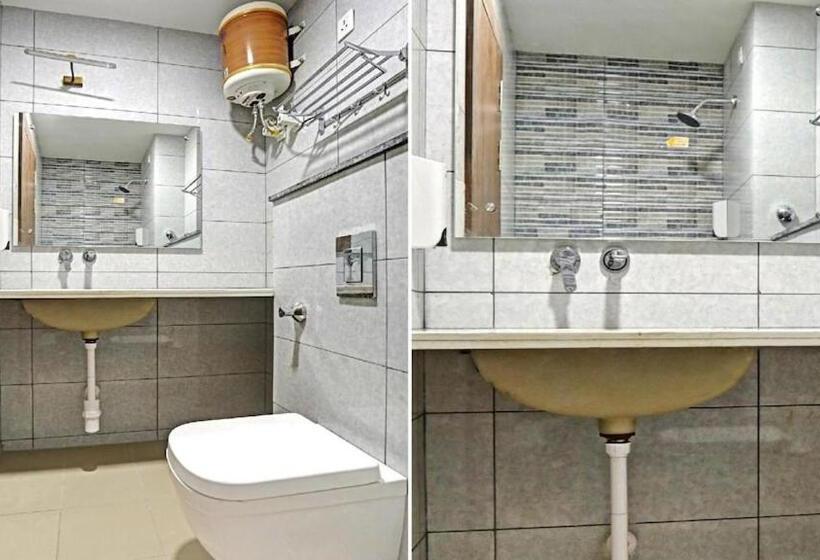 פנסיון Boutique Hotel Blue Shine Noida