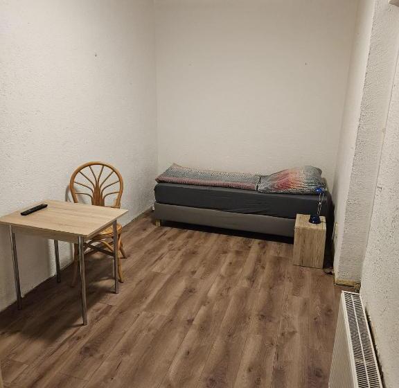 Monteurzimmer Und Pension   Ampfurth