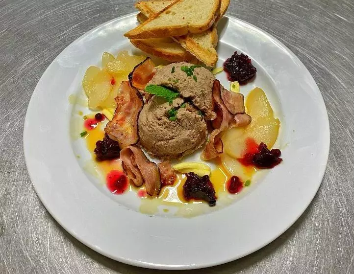 ペンション Restaurace A Hotel U šimáka Radostín