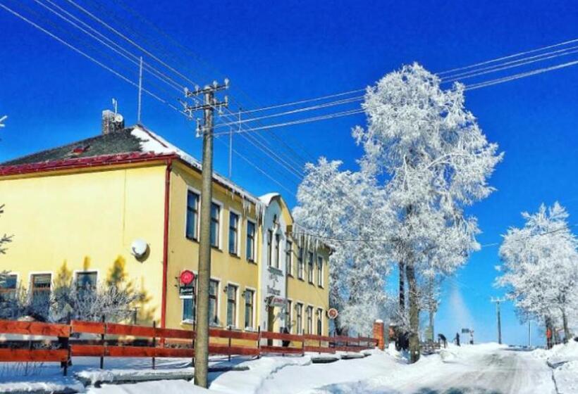 פנסיון Restaurace A Hotel U šimáka Radostín