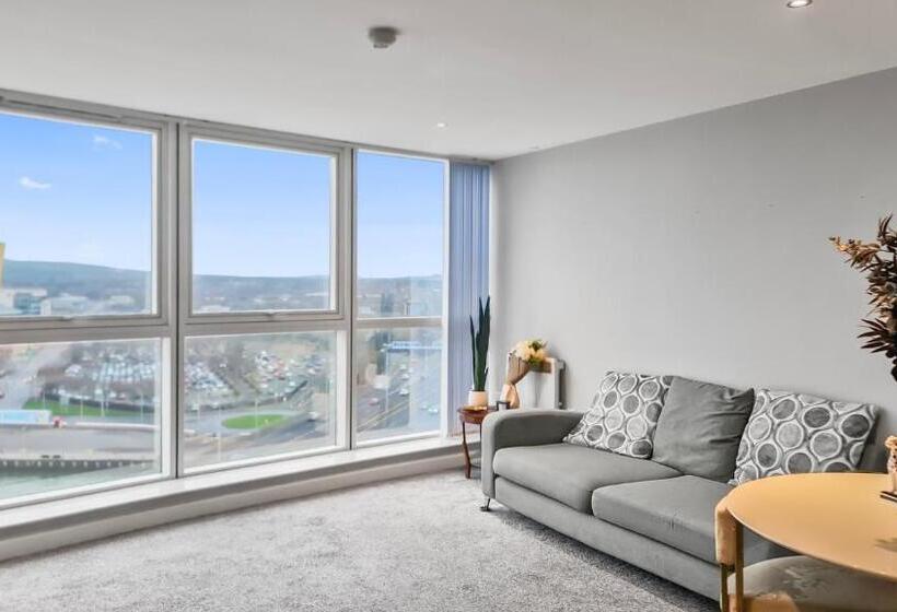 بنسيون River View Ensuite Private Room In Shared Apartment