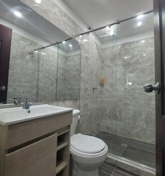 Pension (Hôtel basse catégorie) Vivento Habitaciones En Exclusivo Barrio Estrato 6 Frente Al Cc Campanario