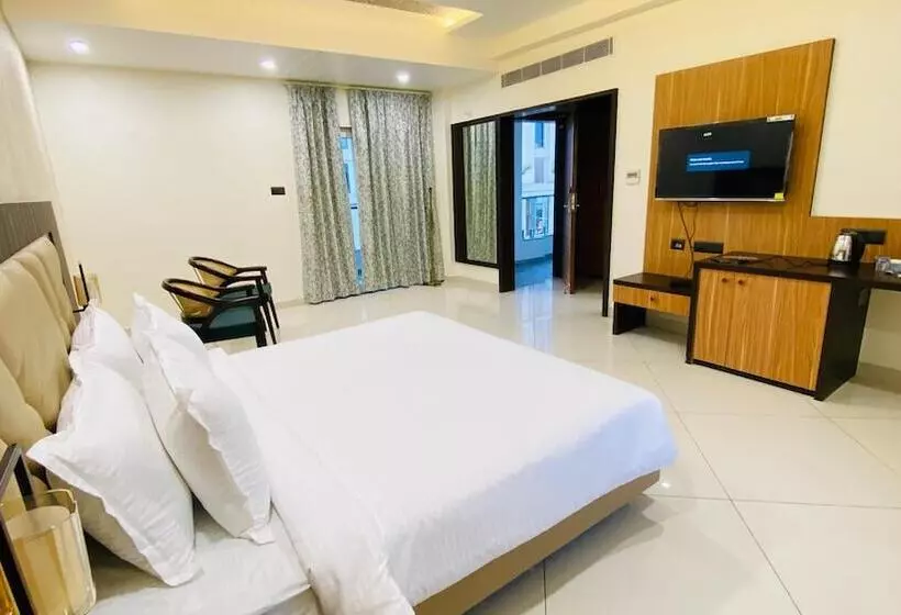 7 Hills Hotel & Resort