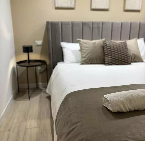 Celeste Rooms Bed And Breakfast