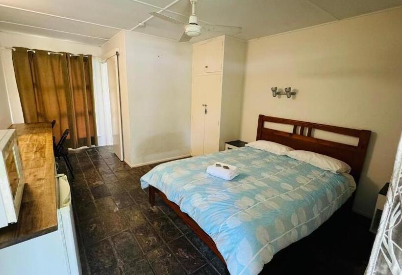 Colosseum Creek Motel