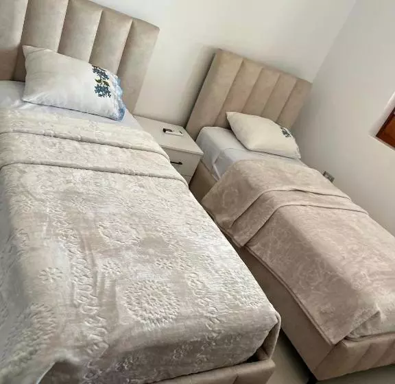 ホテル Bujtina Aldor