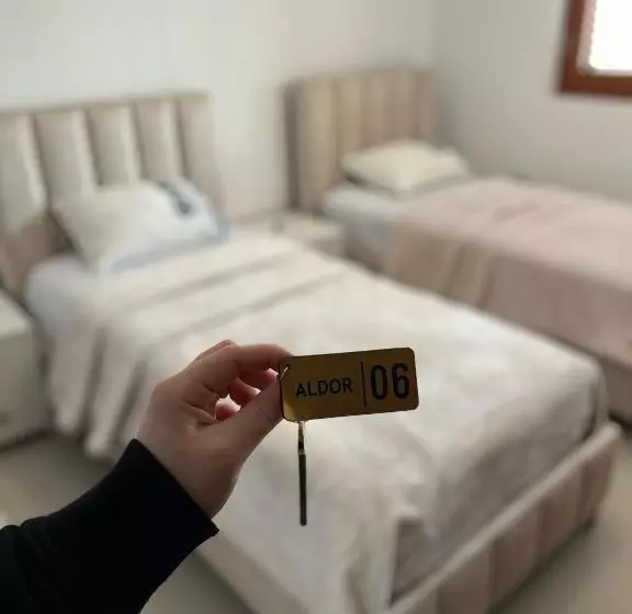 ホテル Bujtina Aldor