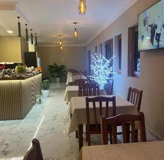 ホテル Bujtina Aldor