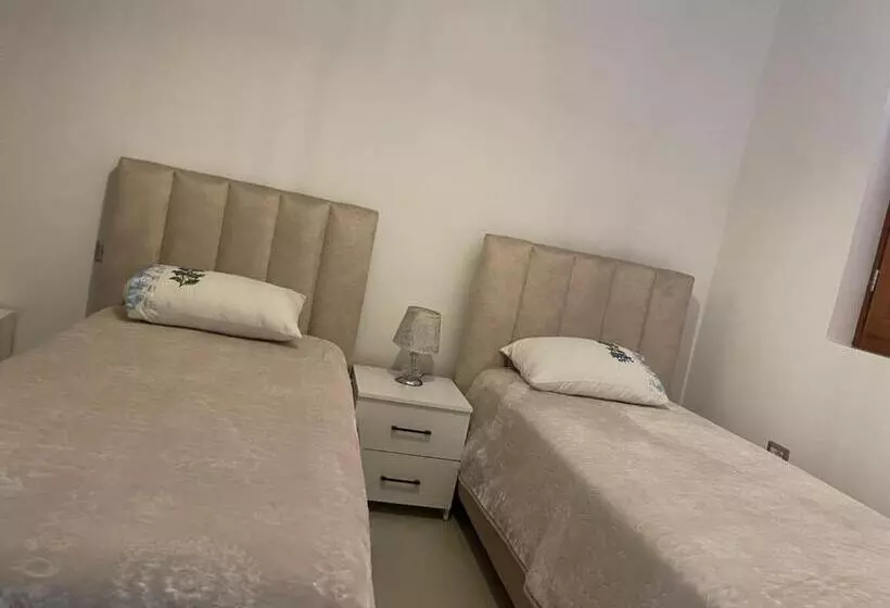 ホテル Bujtina Aldor