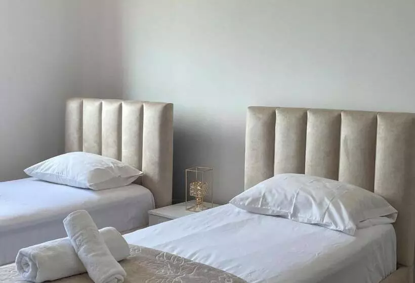 ホテル Bujtina Aldor