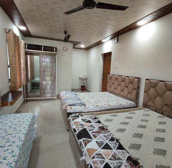 호텔 Dr Bhoir Farm & Resort