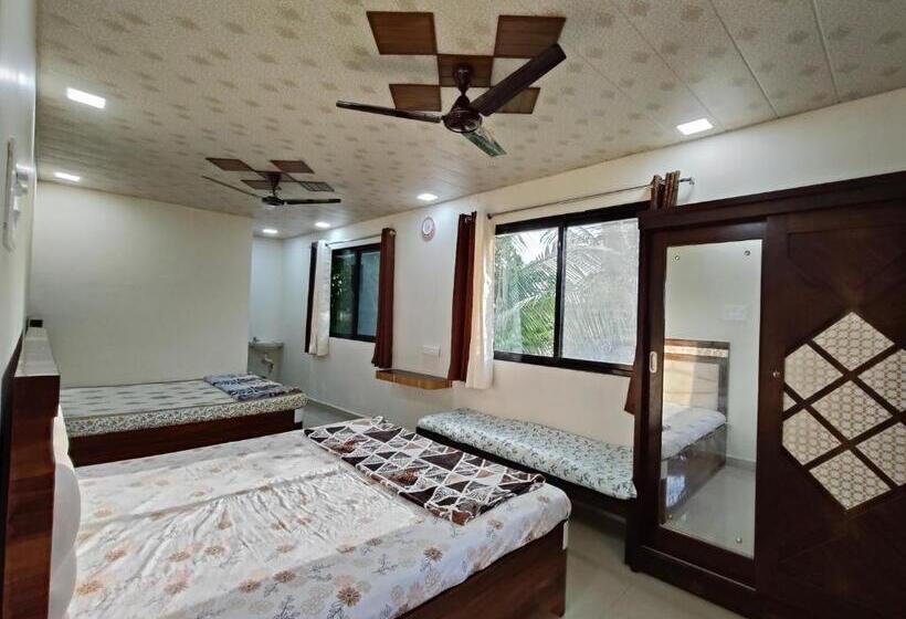 호텔 Dr Bhoir Farm & Resort