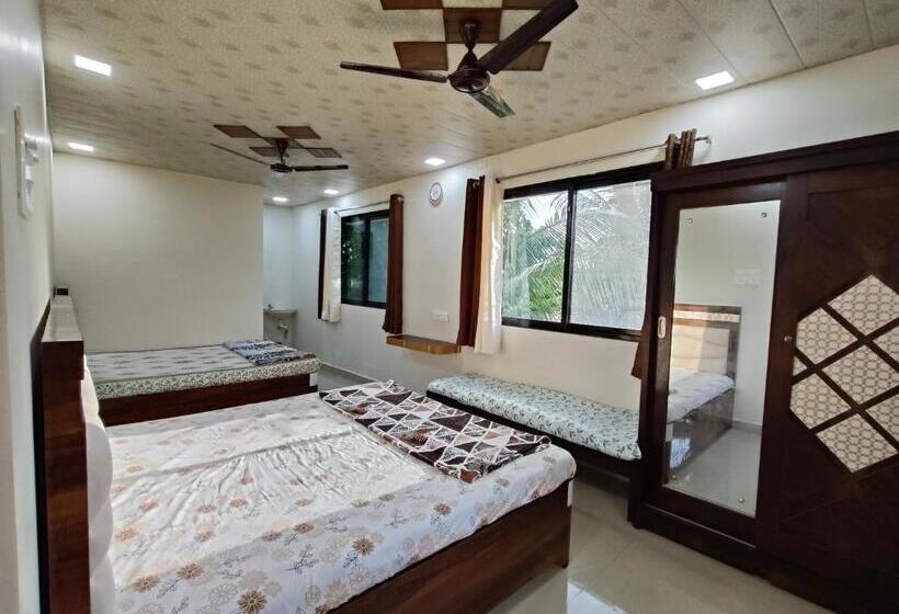 호텔 Dr Bhoir Farm & Resort