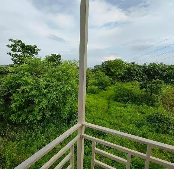 ホテル Dr Bhoir Farm & Resort