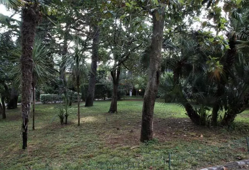 هتل Floramare Health Resort