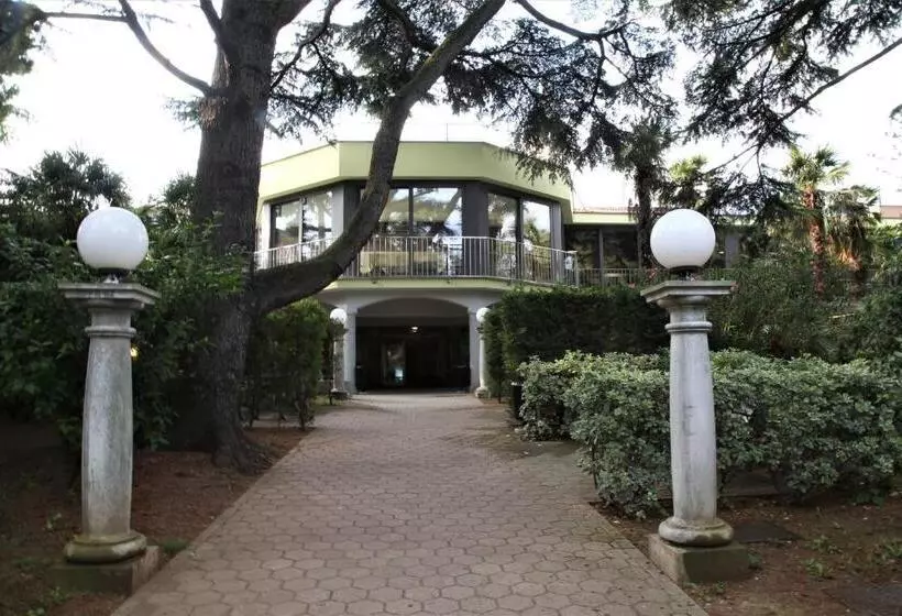 هتل Floramare Health Resort