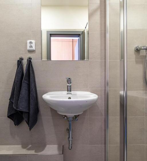 Szálloda Na Zimním Stadionu Slaný