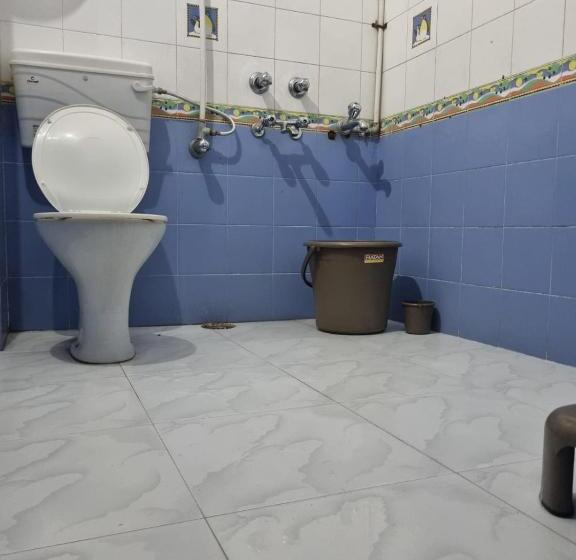 Отель Ohh Hostler