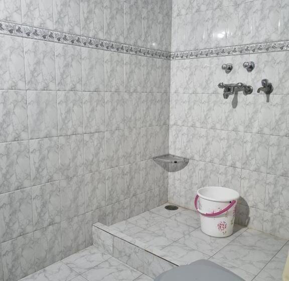 Отель Ohh Hostler