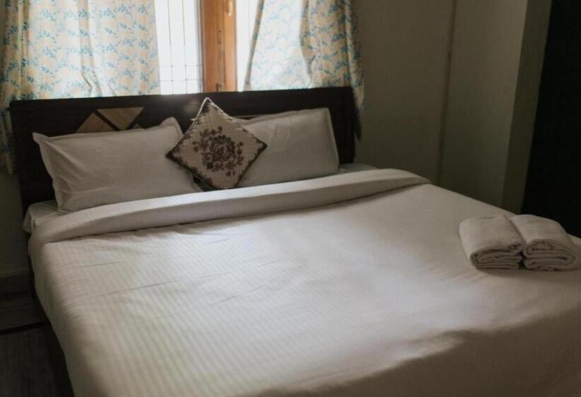 Отель Ohh Hostler