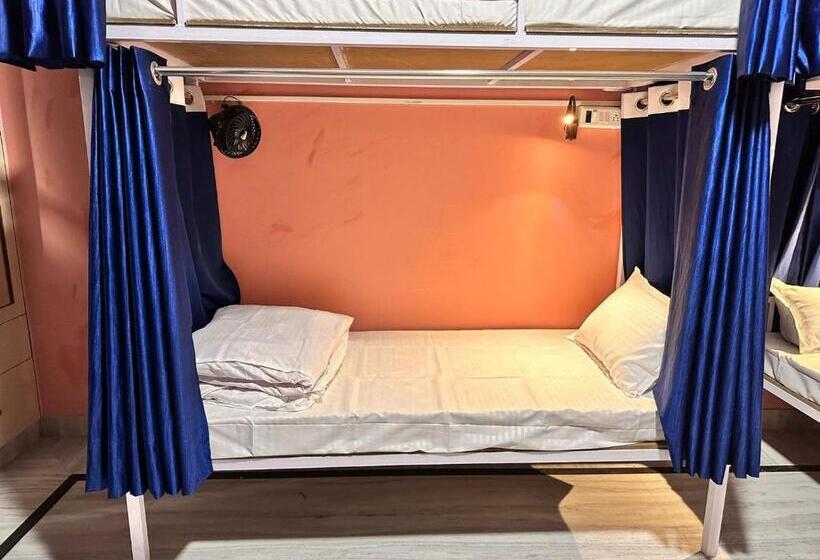 Отель Ohh Hostler