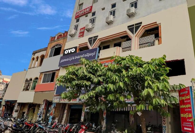 فندق Oyo Sr Grand Lodge