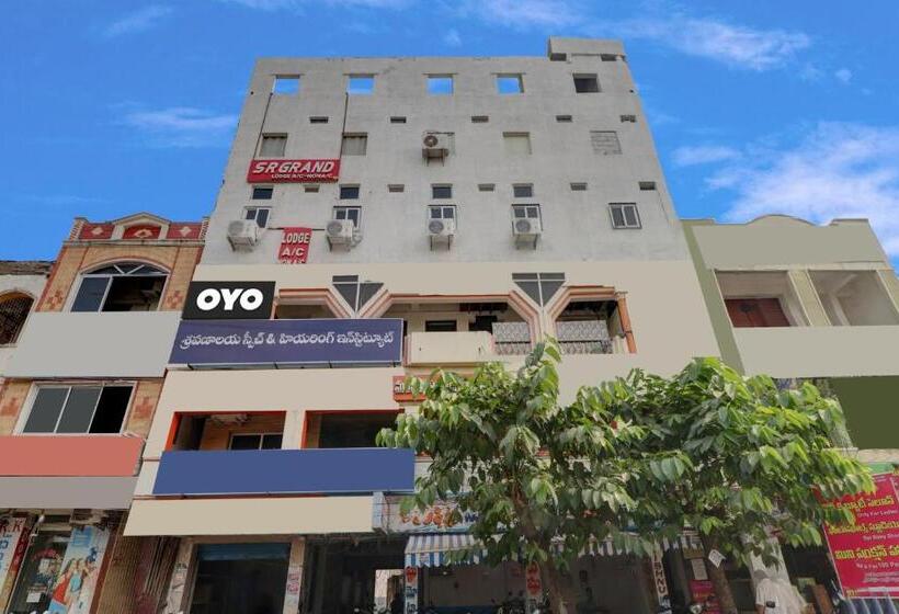 فندق Oyo Sr Grand Lodge