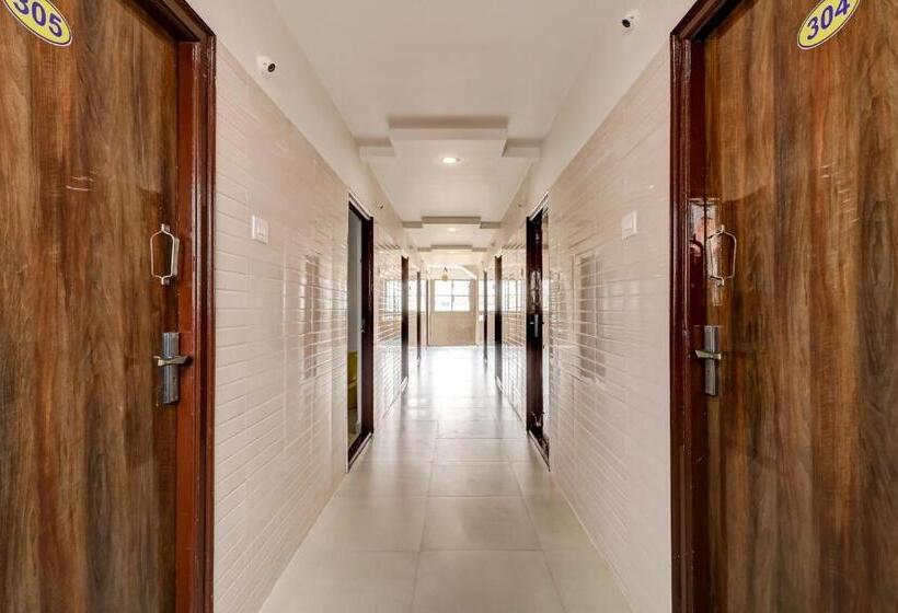 فندق Oyo Sr Grand Lodge