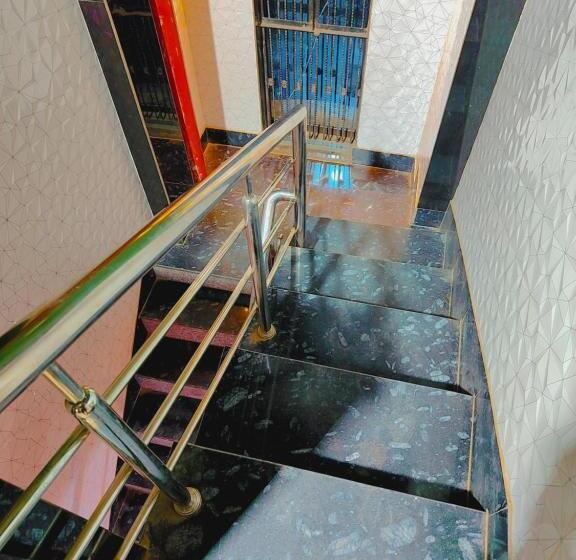 Hotel Raghunandan Near Shree Ram Janambhumi