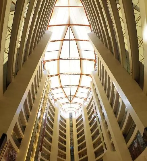 Hotelli The World Surat