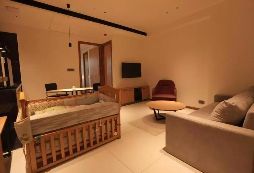 Hotelli The World Surat