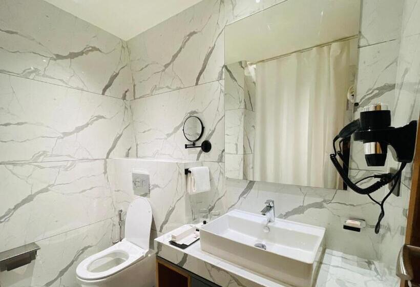 Hotel The World Surat