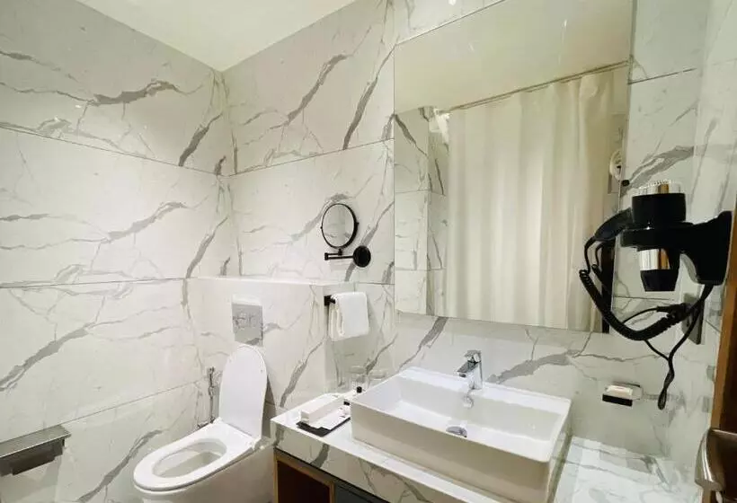 Hotelli The World Surat