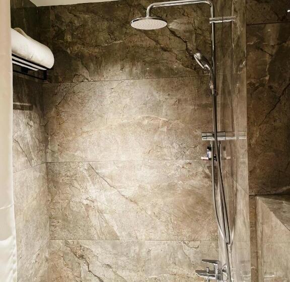 Hotel The World Surat