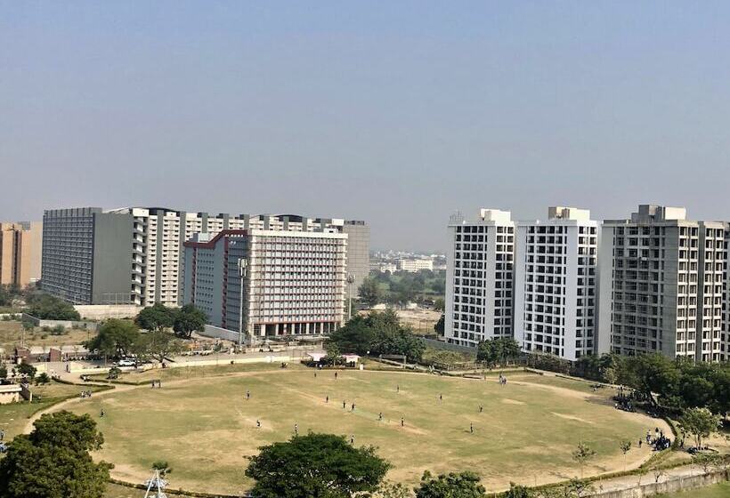 Hotel The World Surat