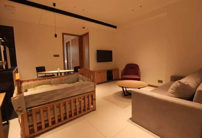 Hotelli The World Surat