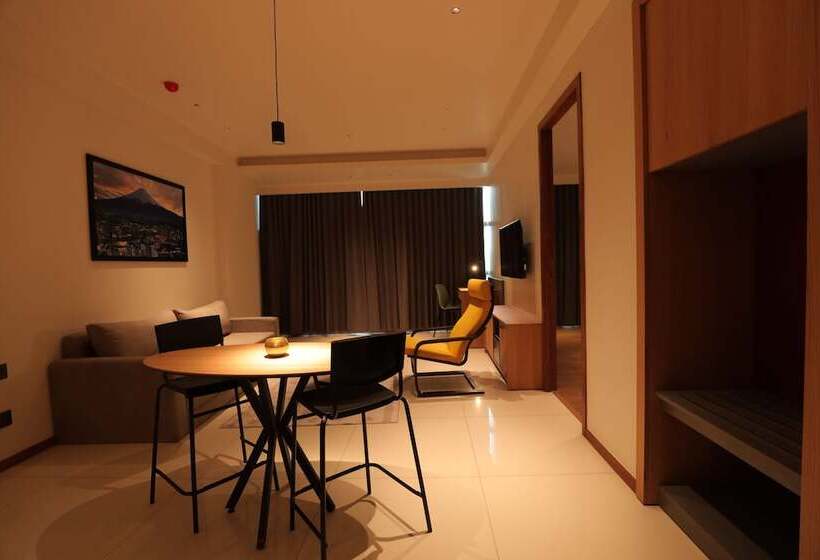 Hotel The World Surat