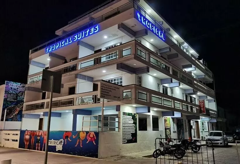 ホテル Tropical Suites