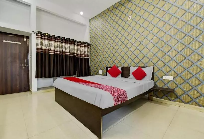 Oyo Hotel Radhe