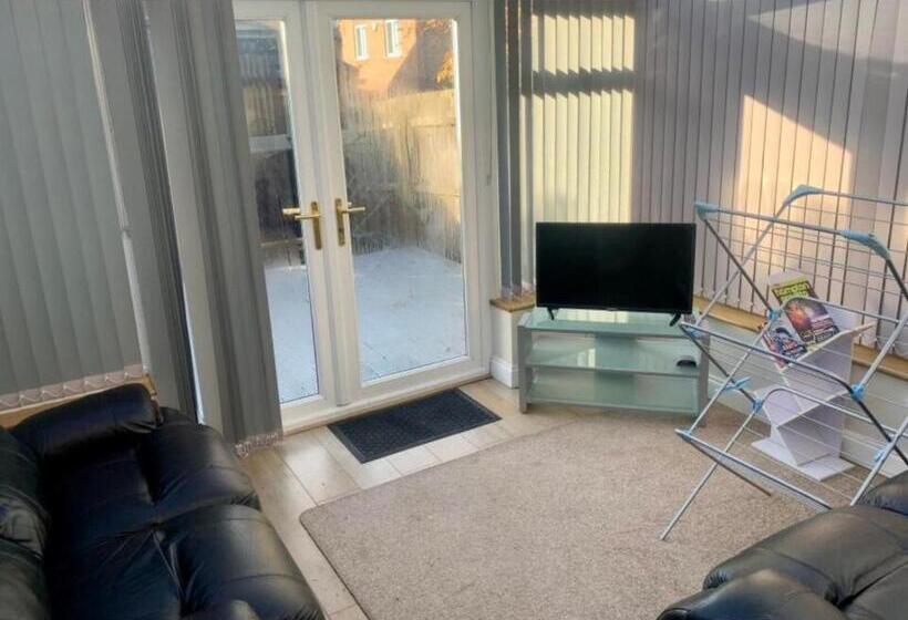 פנסיון Eagle Way Apartment