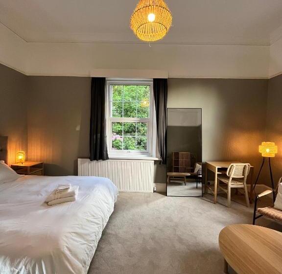 پانسیون Mossley Hill Retreat